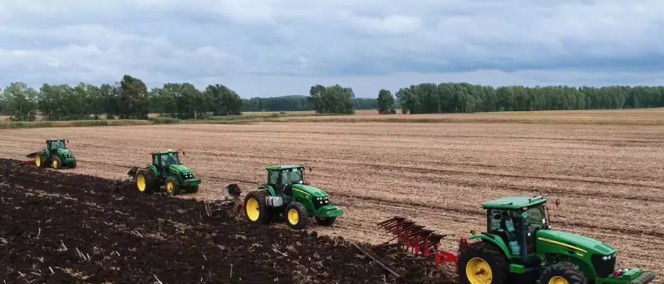 前进在希望的田野上——2018九游体育轮胎农业子午线轮胎田间演示会圆满举办