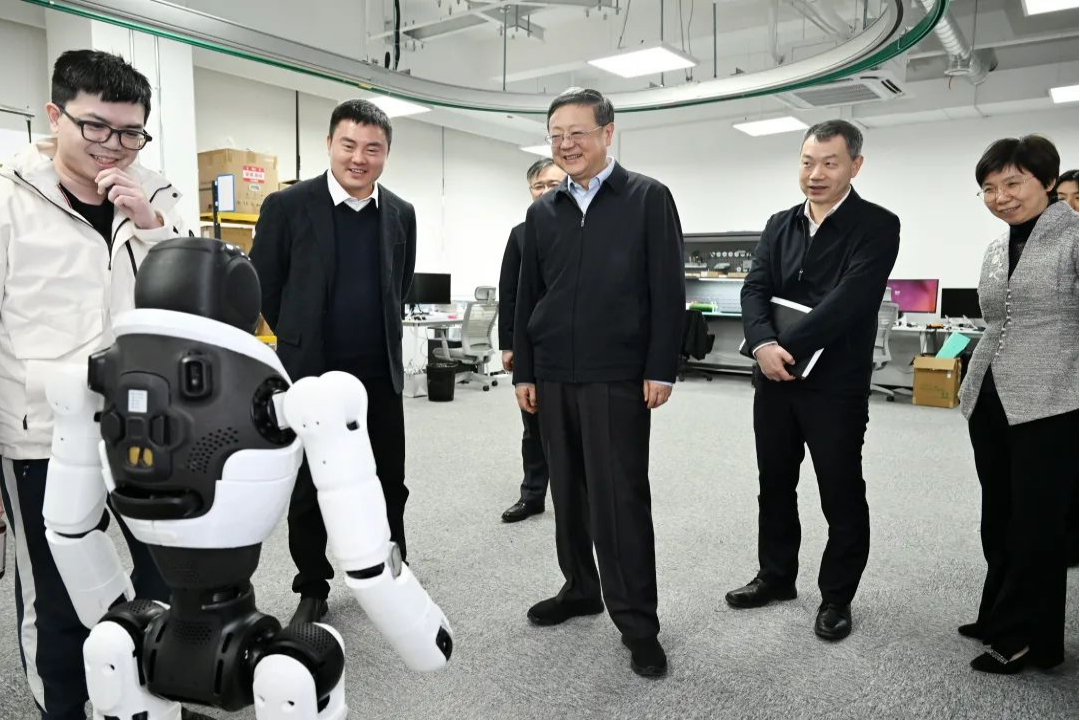 上海市委书记陈吉宁专题调研yabo.com机器人